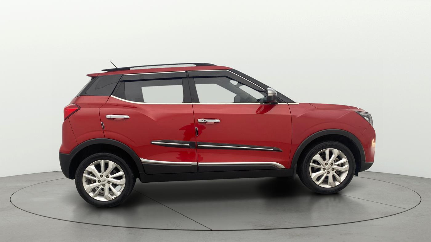 2021 Mahindra XUV300 W8 1.2 PETROL, Petrol, Manual, 55,848 km, Right Side View