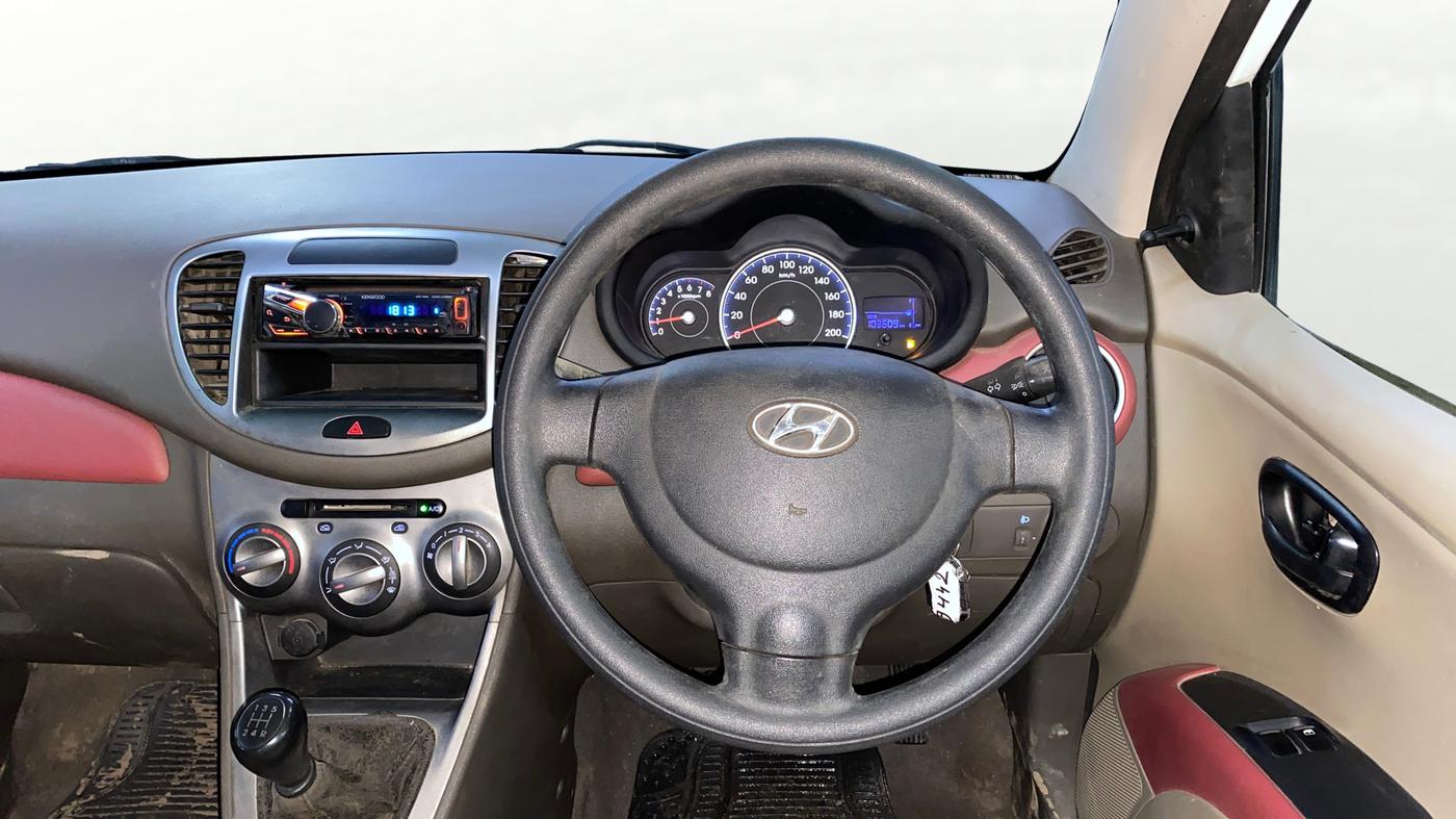2013 Hyundai i10 ERA 1.1, Petrol, Manual, 1,03,603 km, Steering Wheel Close Up