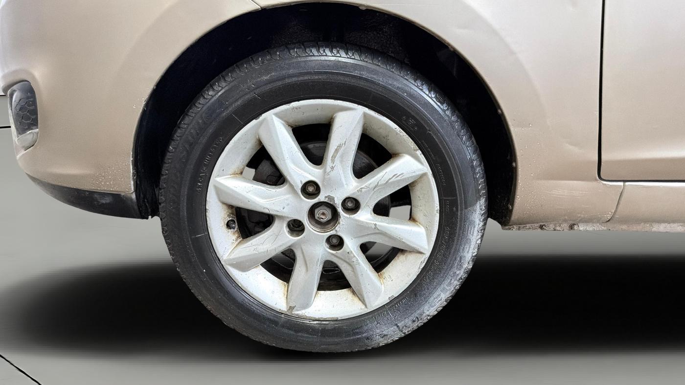 2014 Tata Zest XT PETROL, Petrol, Manual, 74,150 km, Left Front Wheel