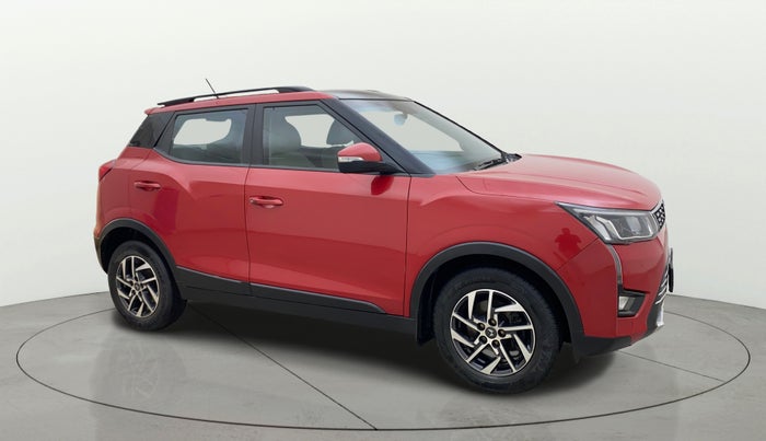 2023 Mahindra XUV300 W8 (O) 1.5 DIESEL AMT, Diesel, Automatic, 63,752 km, Right Front Diagonal