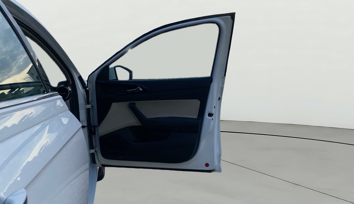 2023 Skoda SLAVIA STYLE 1.0L TSI MT, Petrol, Manual, 27,635 km, RHS Front Door