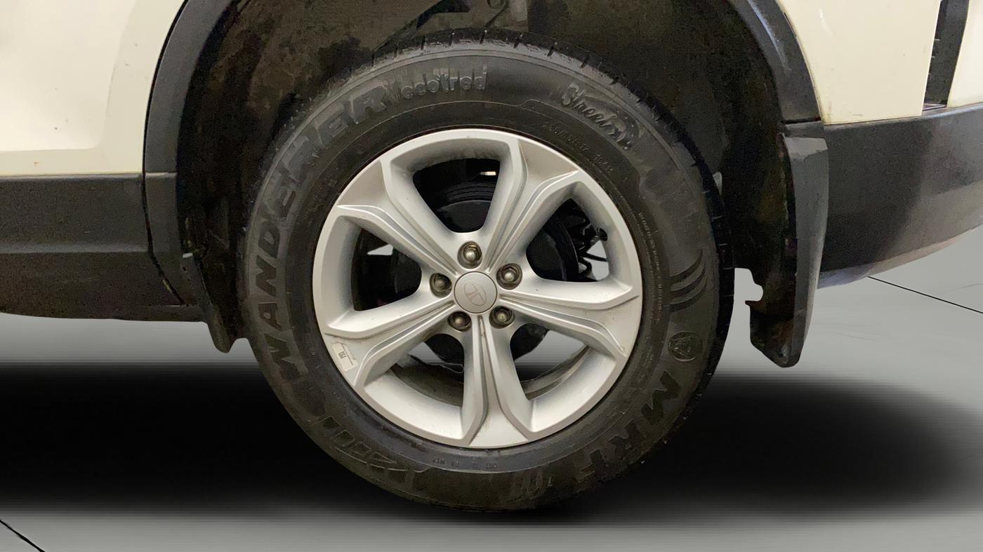 2024 Tata Harrier PURE PLUS S AT, Diesel, Automatic, 24,189 km, Left Rear Wheel