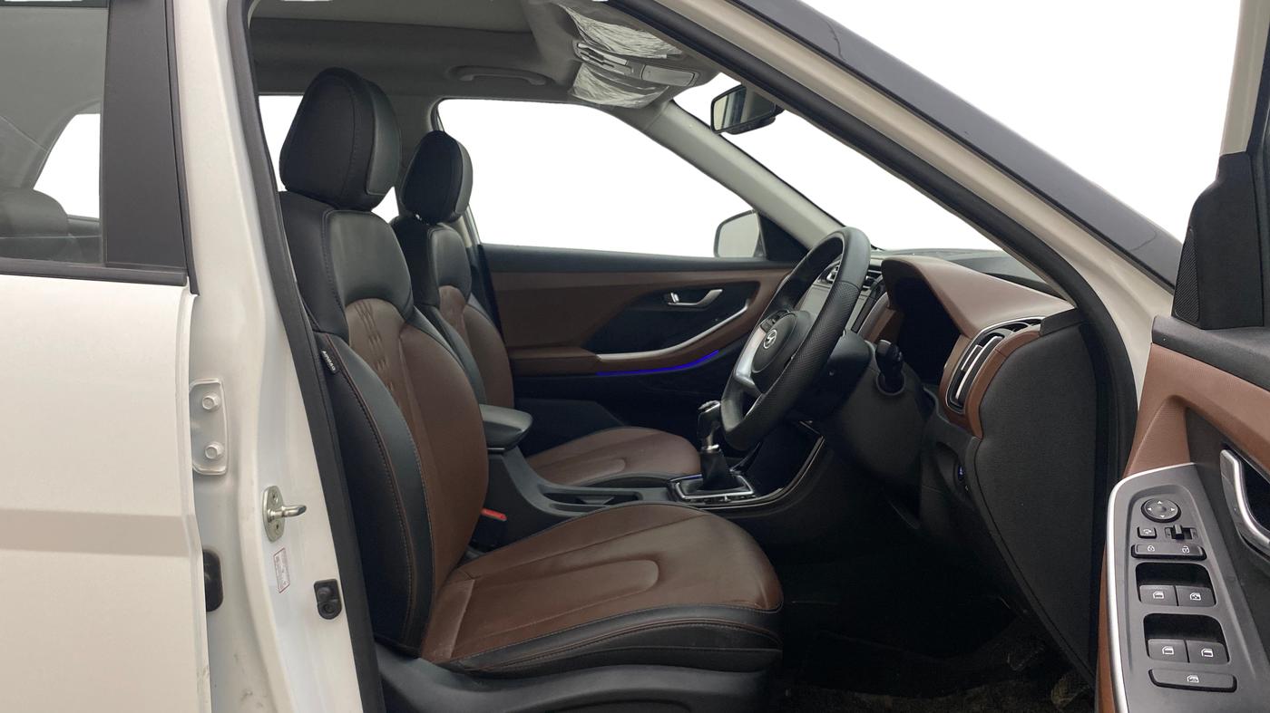 2022 Hyundai ALCAZAR 2.0 SIGNATURE MT 6STR, Petrol, Manual, 28,560 km, Right Side Front Door Cabin