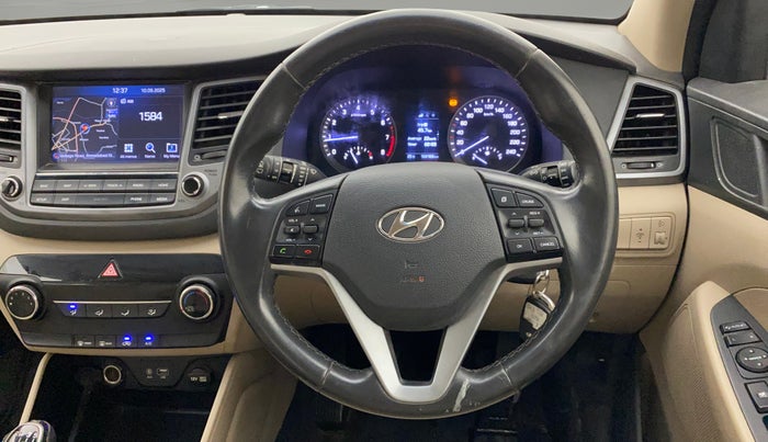 2016 Hyundai Tucson 2WD MT PETROL, Petrol, Manual, 1,04,120 km, Steering Wheel Close Up