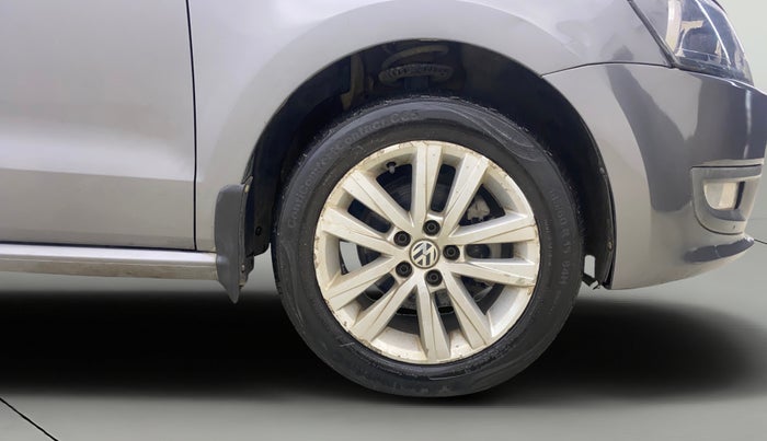 2014 Volkswagen Polo HIGHLINE1.2L, Petrol, Manual, 57,846 km, Right Front Wheel