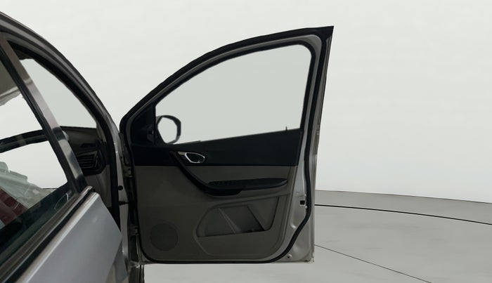 2016 Tata Tiago XZ PETROL, Petrol, Manual, 49,273 km, RHS Front Door