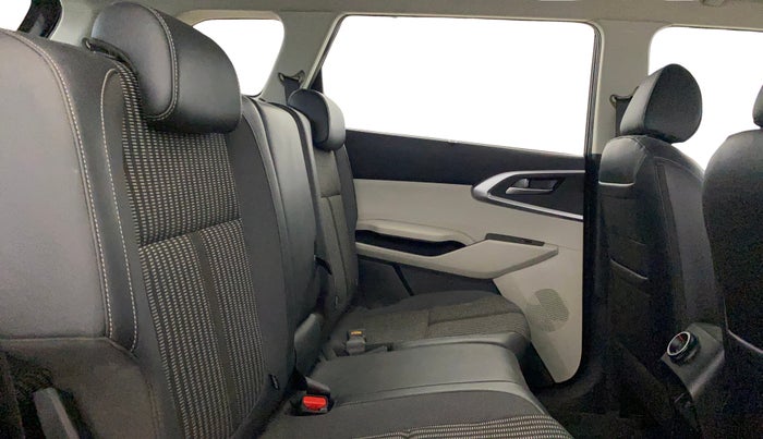 2022 KIA CARENS PRESTIGE PLUS 1.4 PETROL 7 STR, Petrol, Manual, 21,215 km, Right Side Rear Door Cabin