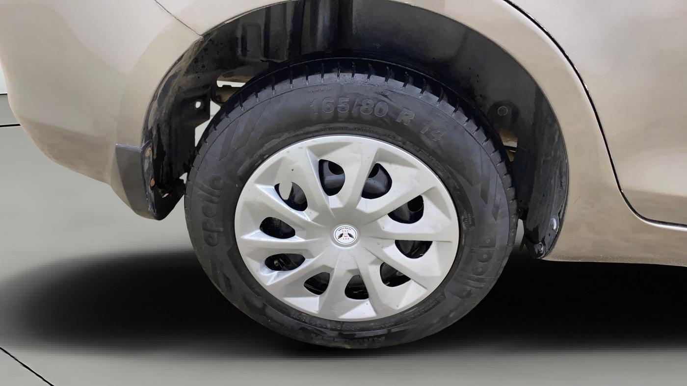 2016 Maruti Swift Dzire VXI, Petrol, Manual, 73,811 km, Right Rear Wheel