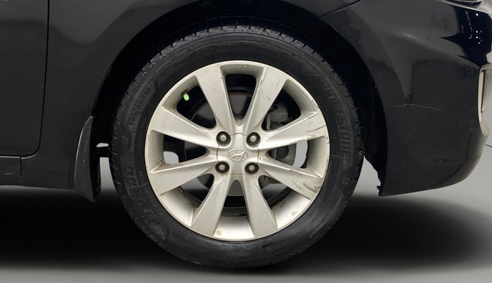 2013 Hyundai Verna FLUIDIC 1.6 VTVT SX, Petrol, Manual, 1,10,231 km, Right Front Wheel