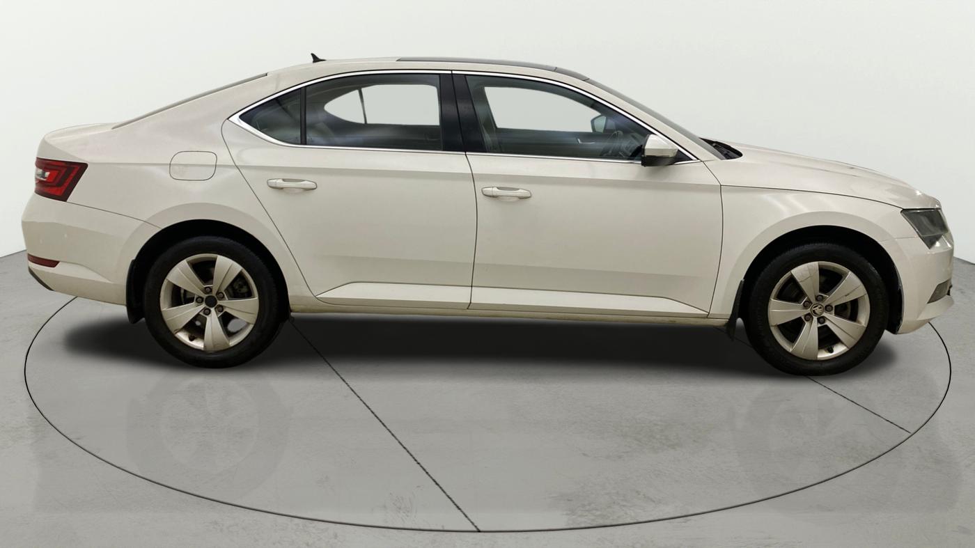 2017 Skoda Superb STYLE 1.8 TSI AT, Petrol, Automatic, 38,591 km, Right Side View