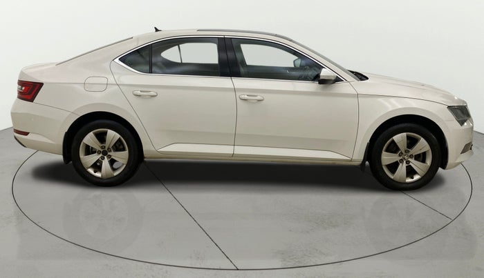 2017 Skoda Superb STYLE 1.8 TSI AT, Petrol, Automatic, 38,280 km, Right Side View