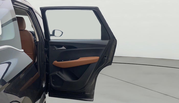 2022 MG HECTOR PLUS SHARP 2.0 DIESEL TURBO MT 6-STR, Diesel, Manual, 41,694 km, RHS Rear Door