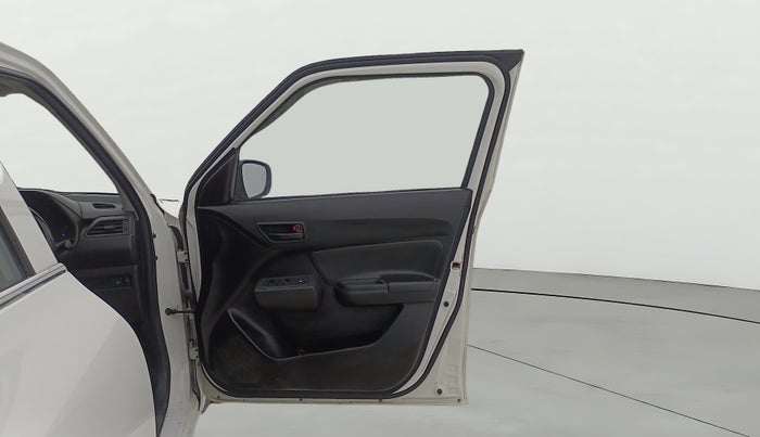 2020 Maruti Swift LXI, Petrol, Manual, 54,294 km, RHS Front Door