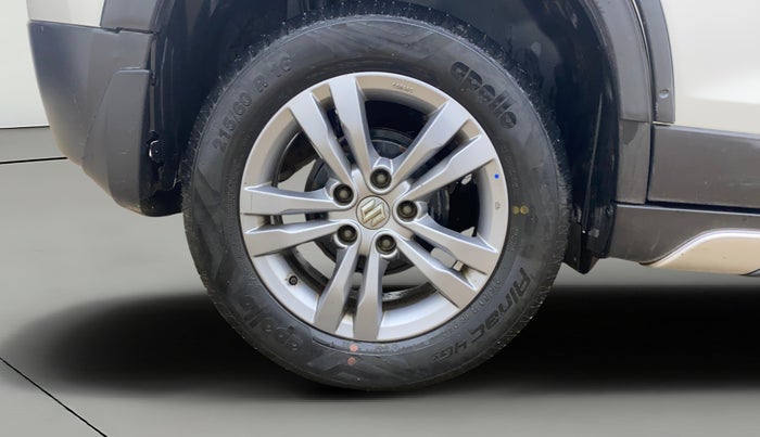 2016 Maruti Vitara Brezza ZDI PLUS, Diesel, Manual, 1,04,764 km, Right Rear Wheel