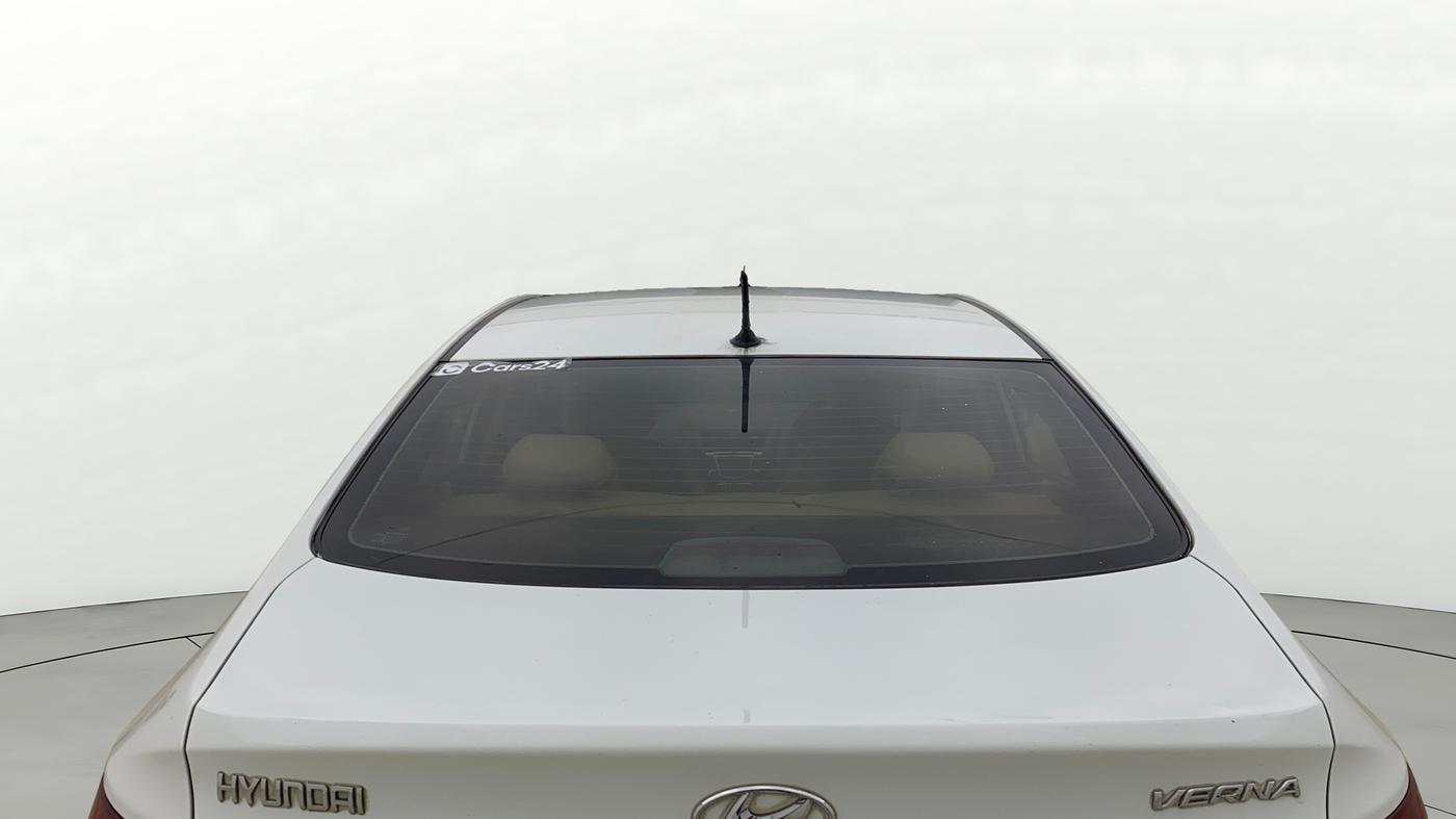 2013 Hyundai Verna FLUIDIC 1.6 VTVT SX, Petrol, Manual, 69,987 km, Rear Windshield