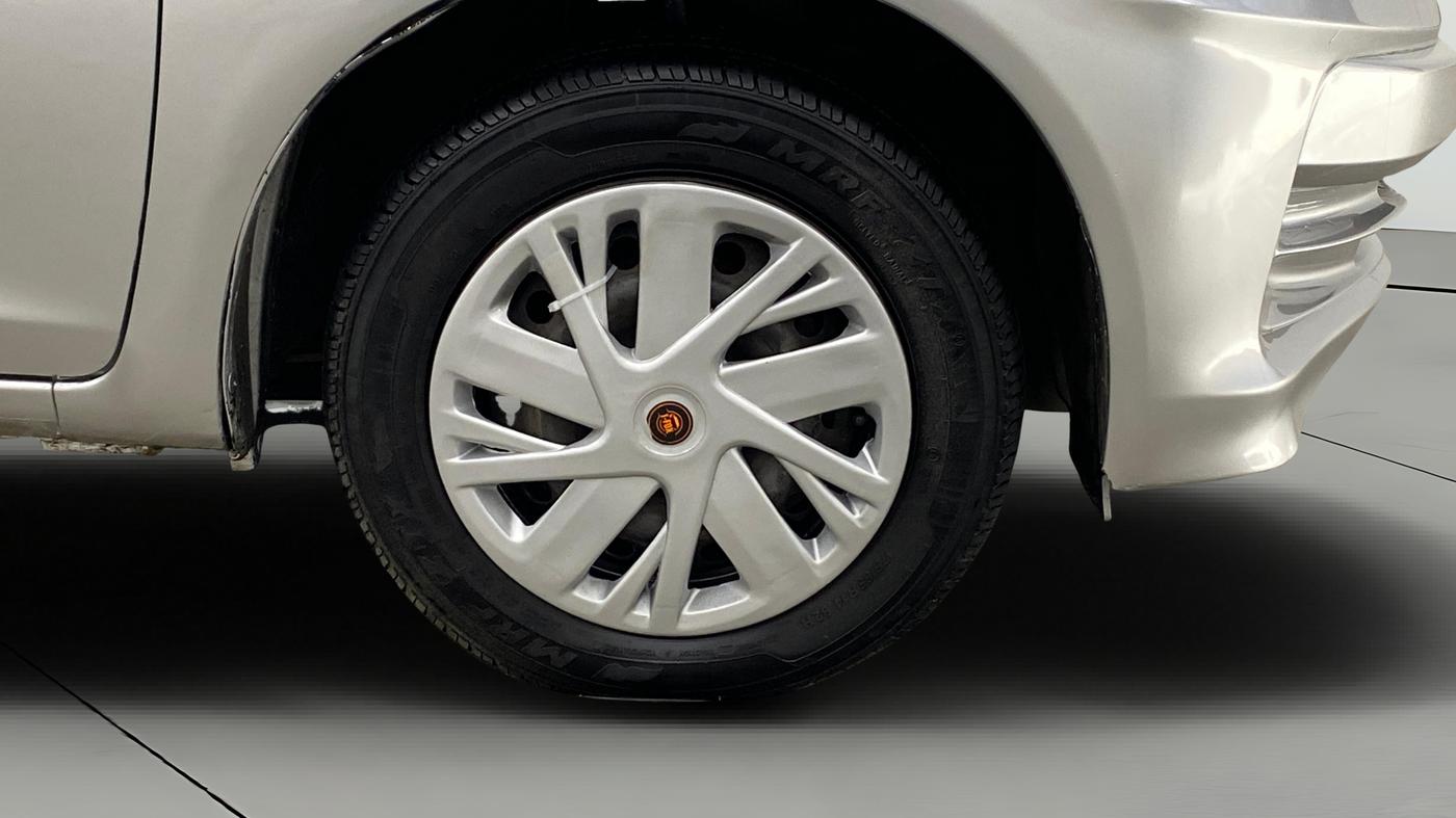 2014 Honda Amaze 1.5L I-DTEC SX, Diesel, Manual, 1,09,135 km, Right Front Wheel