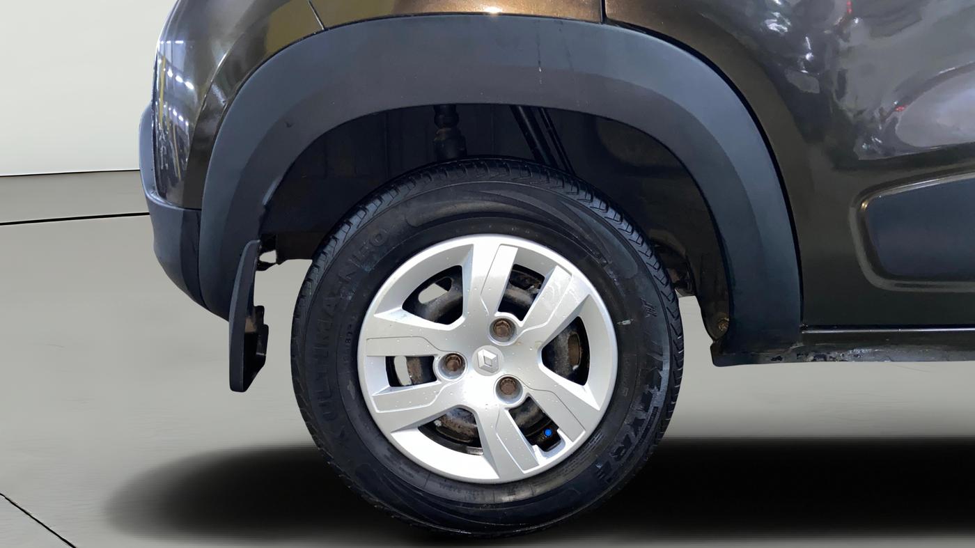 2018 Renault Kwid RXL, Petrol, Manual, 75,206 km, Right Rear Wheel
