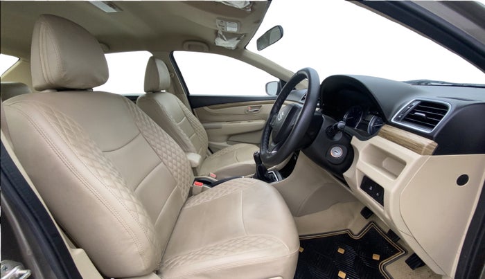 2018 Maruti Ciaz DELTA DIESEL 1.3, Diesel, Manual, 29,814 km, Right Side Front Door Cabin