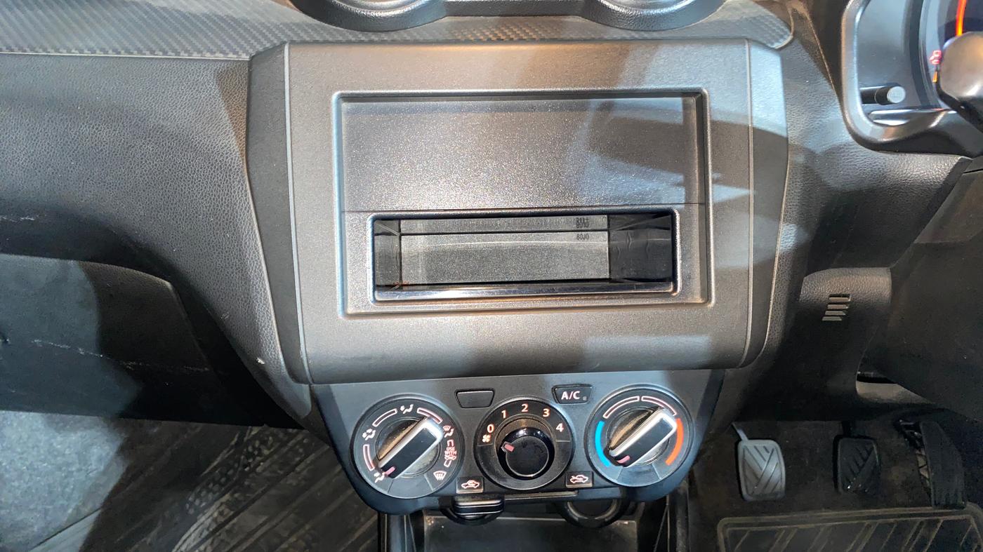 2023 Maruti Swift LXI, Petrol, Manual, 24,785 km, Air Conditioner