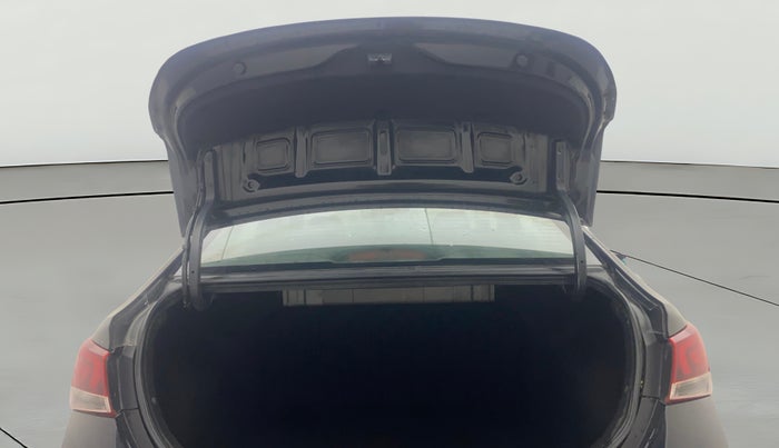 2017 Hyundai Verna 1.6 VTVT SX (O) AT, Petrol, Automatic, 34,773 km, Boot Door Open