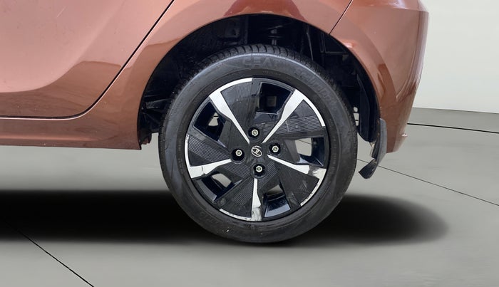 2025 Tata Tiago XZA, Petrol, Automatic, 3,852 km, Left Rear Wheel