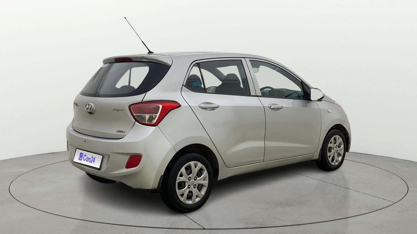 2016 Hyundai Grand i10 MAGNA 1.1 CRDI, Diesel, Manual, 92,675 km, Right Back Diagonal