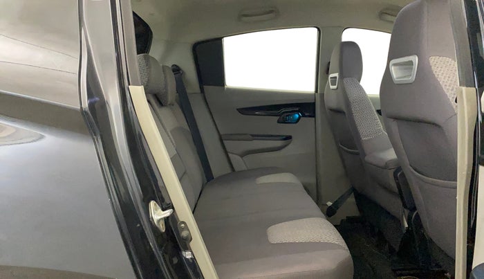 2017 Mahindra Kuv100 K6 PLUS 6 STR, Petrol, Manual, 43,431 km, Right Side Rear Door Cabin