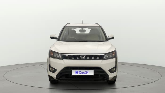 2023 Mahindra XUV300 W6 1.2 PETROL, Petrol, Manual, 31,316 km, Front