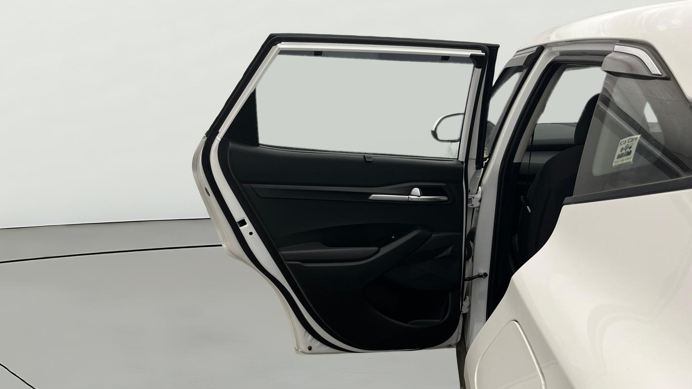 2025 KIA SELTOS HTE (O)1.5 Petrol MT, Petrol, Manual, 5,525 km, LHS Rear Door