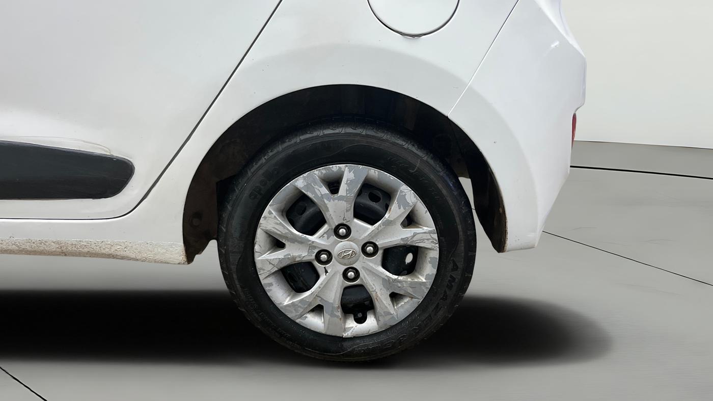 2016 Hyundai Grand i10 SPORTZ 1.2 KAPPA VTVT, CNG, Manual, 77,378 km, Left Rear Wheel