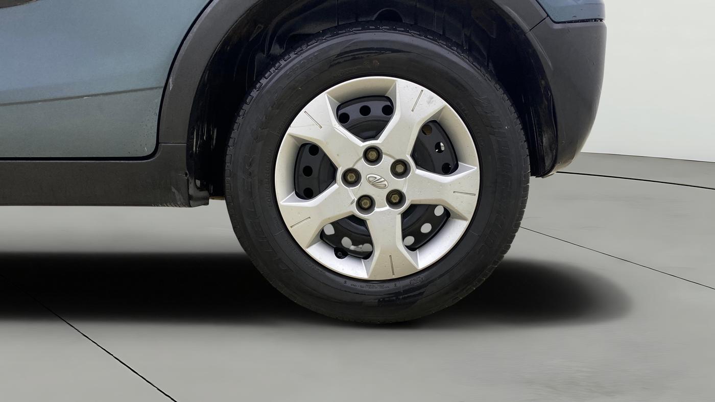 2021 Mahindra XUV300 W6 1.2 PETROL AMT, Petrol, Automatic, 62,028 km, Left Rear Wheel