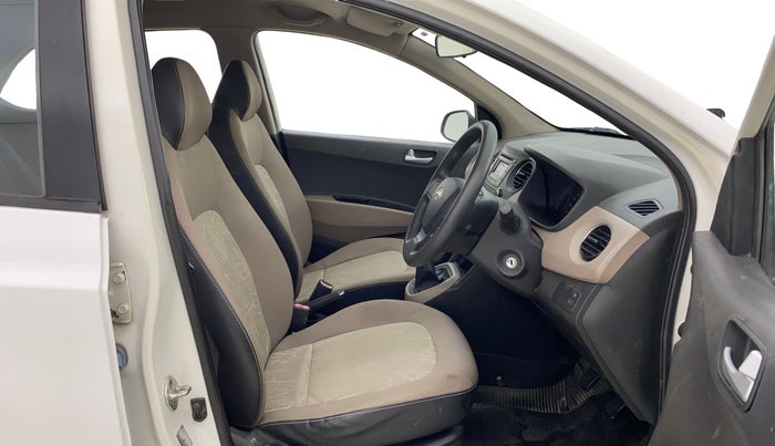 2014 Hyundai Xcent S (O) 1.2, Petrol, Manual, 40,290 km, Right Side Front Door Cabin