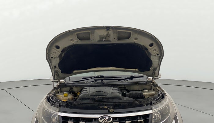 2018 Mahindra XUV500 W9, Diesel, Manual, 95,179 km, Open Bonet