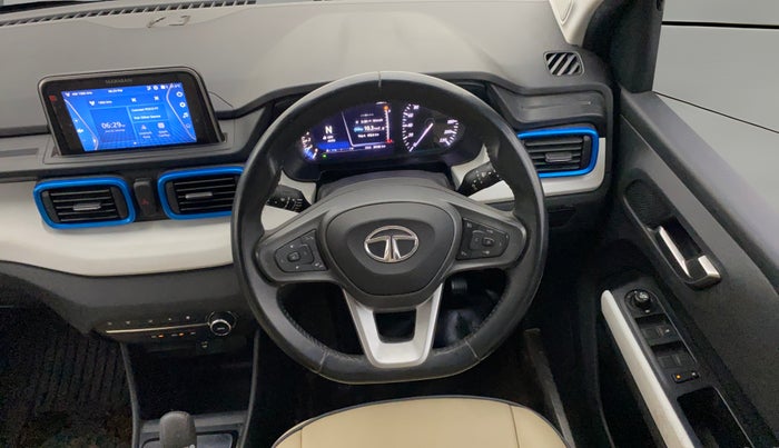 2022 Tata PUNCH CREATIVE  AMT, Petrol, Automatic, 30,128 km, Steering Wheel Close Up