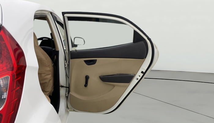 2016 Hyundai Eon ERA +, Petrol, Manual, 1,10,957 km, RHS Rear Door