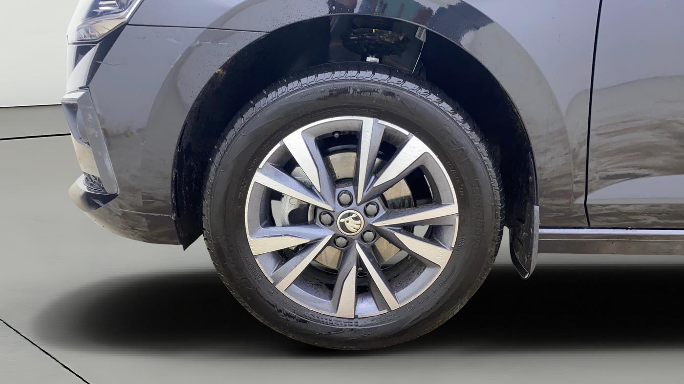 2025 Skoda SLAVIA Prestige 1.0L TSI AT, Petrol, Automatic, 2,570 km, Left Front Wheel