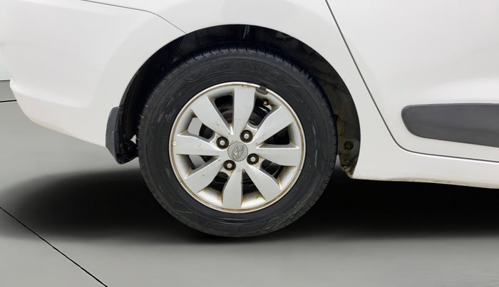 2014 Hyundai Xcent SX 1.2 (O), Petrol, Manual, 1,08,954 km, Right Rear Wheel