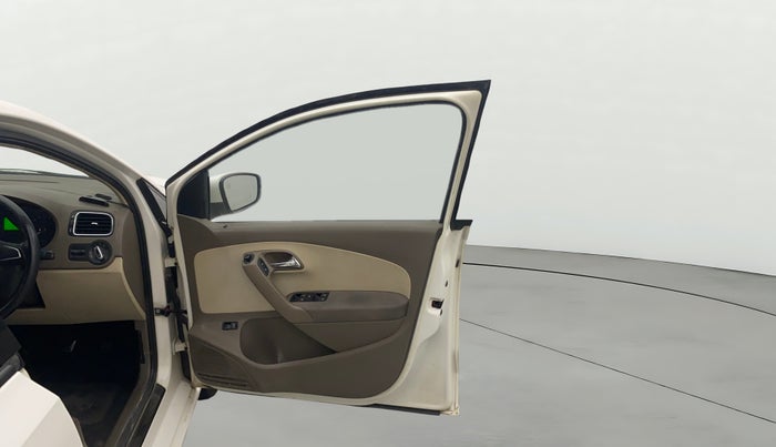 2014 Skoda Rapid ELEGANCE 1.6 MPI MT, Petrol, Manual, 1,07,359 km, RHS Front Door