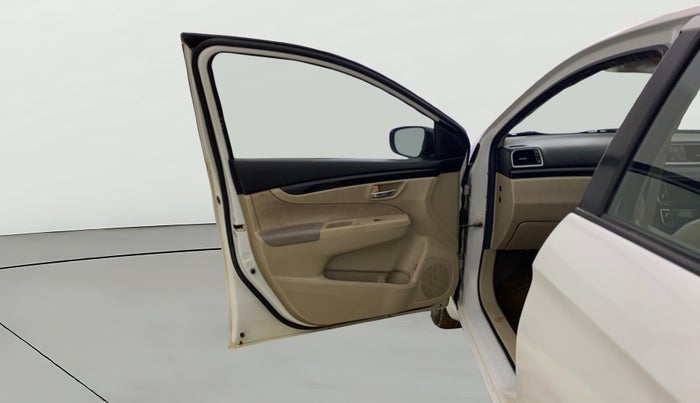 2016 Maruti Ciaz VXI+, Petrol, Manual, 1,19,955 km, LHS Front Door