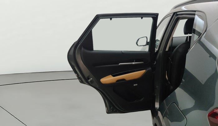 2024 KIA SONET HTX PLUS 1.5 DIESEL IMT, Diesel, Manual, 8,588 km, LHS Rear Door