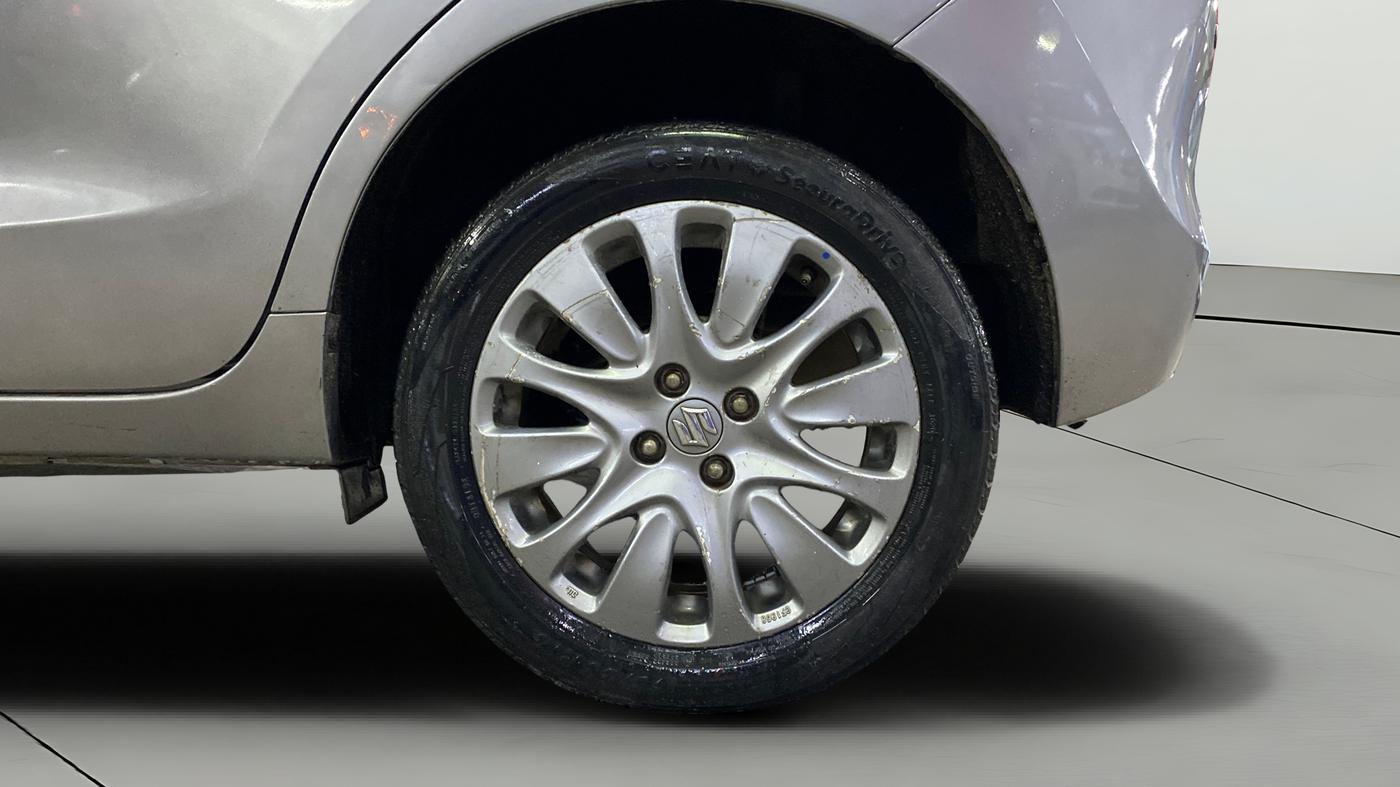2016 Maruti Baleno ALPHA DIESEL 1.3, Diesel, Manual, 1,01,632 km, Left Rear Wheel