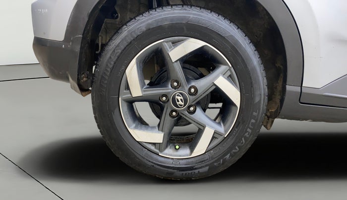 2019 Hyundai VENUE SX 1.0 (O) TURBO, Petrol, Manual, 1,20,117 km, Right Rear Wheel