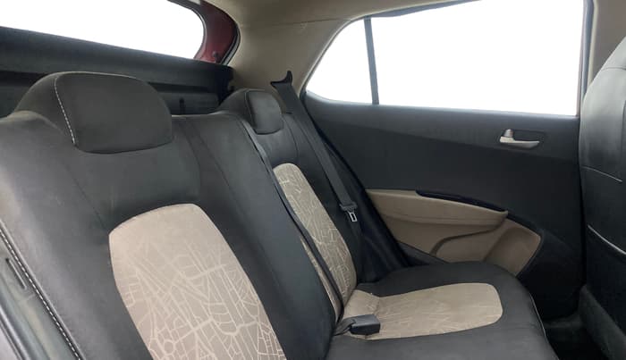2015 Hyundai Grand i10 SPORTZ 1.2 KAPPA VTVT, Petrol, Manual, 74,104 km, Right Side Rear Door Cabin