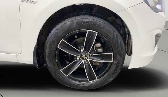 2016 Hyundai Verna 1.6 VTVT S, Petrol, Manual, 55,743 km, Right Front Wheel