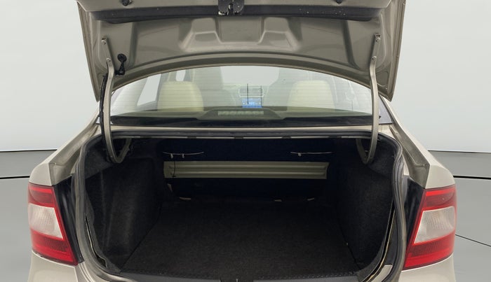 2013 Skoda Rapid ELEGANCE 1.6 MPI MT, Petrol, Manual, 76,819 km, Boot Open Zoomed View