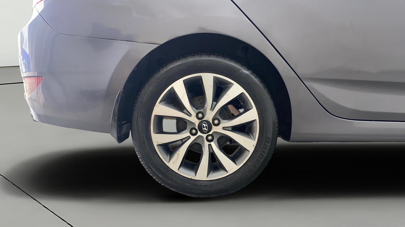 2015 Hyundai Verna FLUIDIC 4S 1.6 VTVT S(O), Petrol, Manual, 52,154 km, Right Rear Wheel