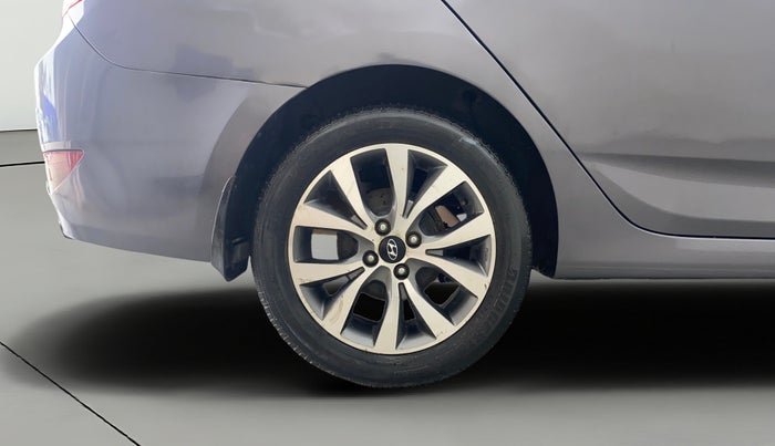 2015 Hyundai Verna FLUIDIC 4S 1.6 VTVT S(O), Petrol, Manual, 52,154 km, Right Rear Wheel