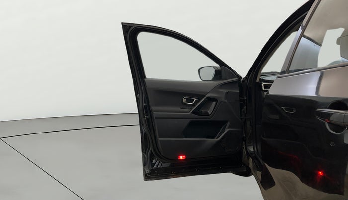 2022 Tata Harrier XT PLUS 2.0L KRYOTEC DARK EDITON, Diesel, Manual, 89,505 km, LHS Front Door
