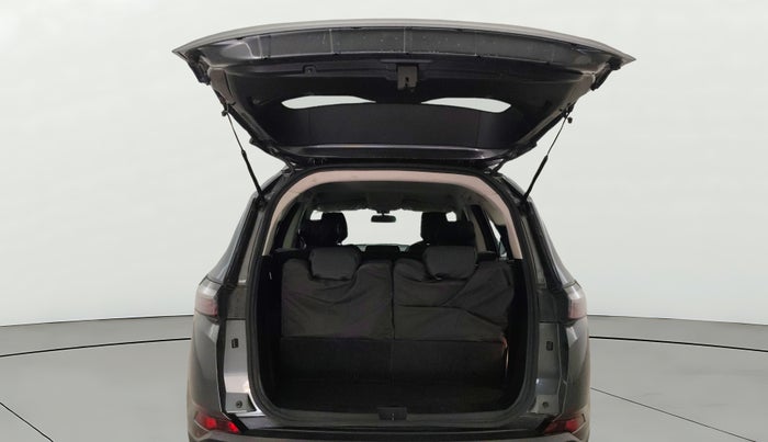 2022 Tata Safari XM, Diesel, Manual, 63,239 km, Boot Door Open