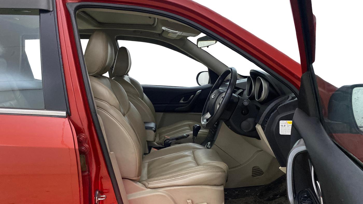 2017 Mahindra XUV500 W10 AWD AT, Diesel, Automatic, 73,537 km, Right Side Front Door Cabin